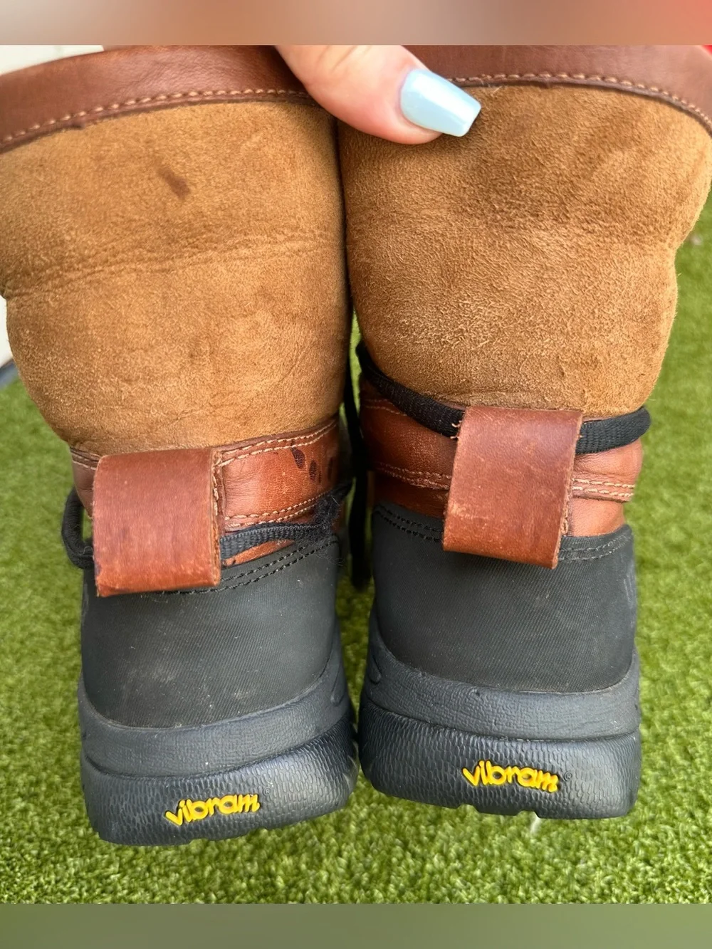 UGG men’s lace